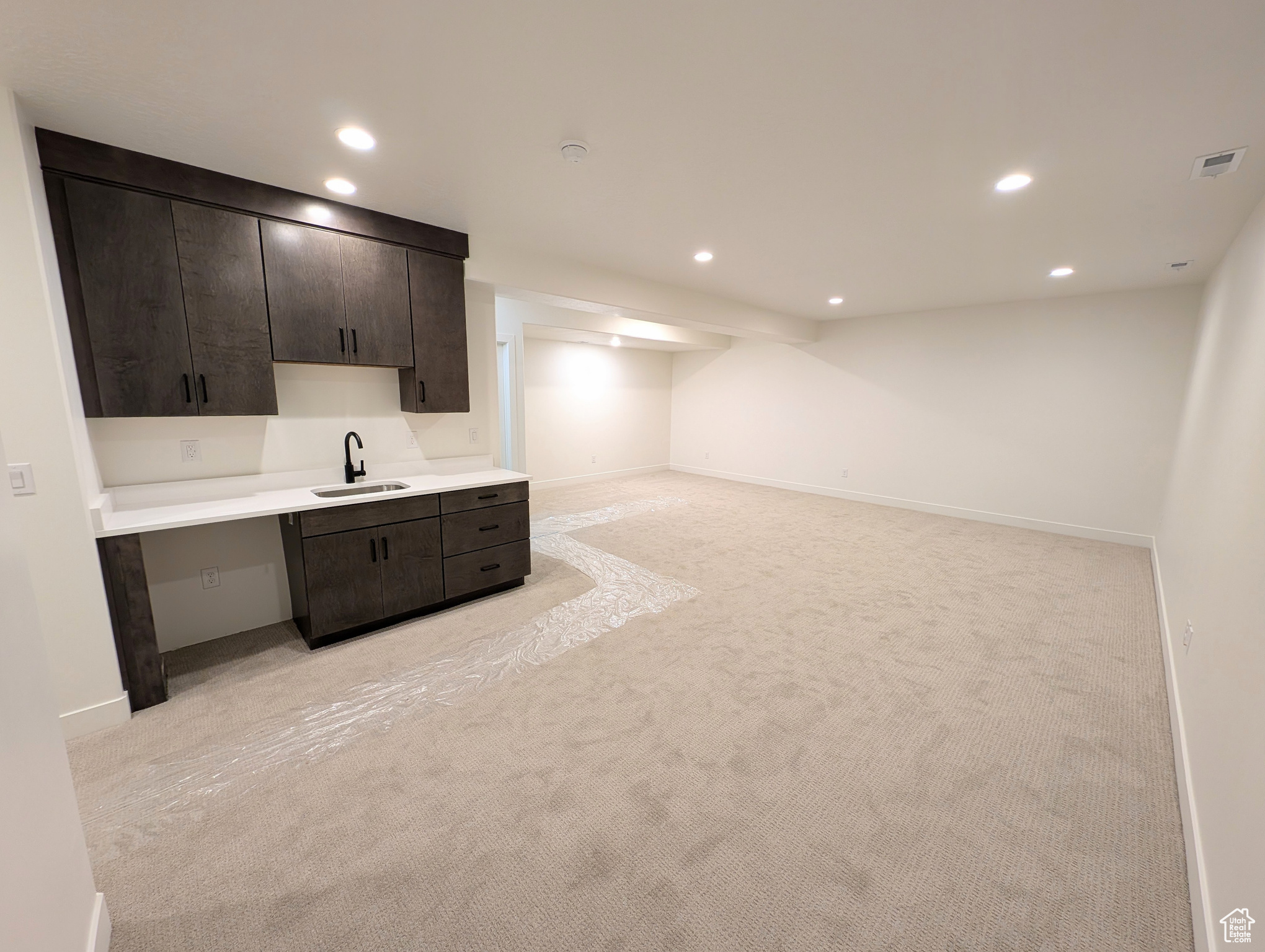 Basement family room wet-bar -Main Home