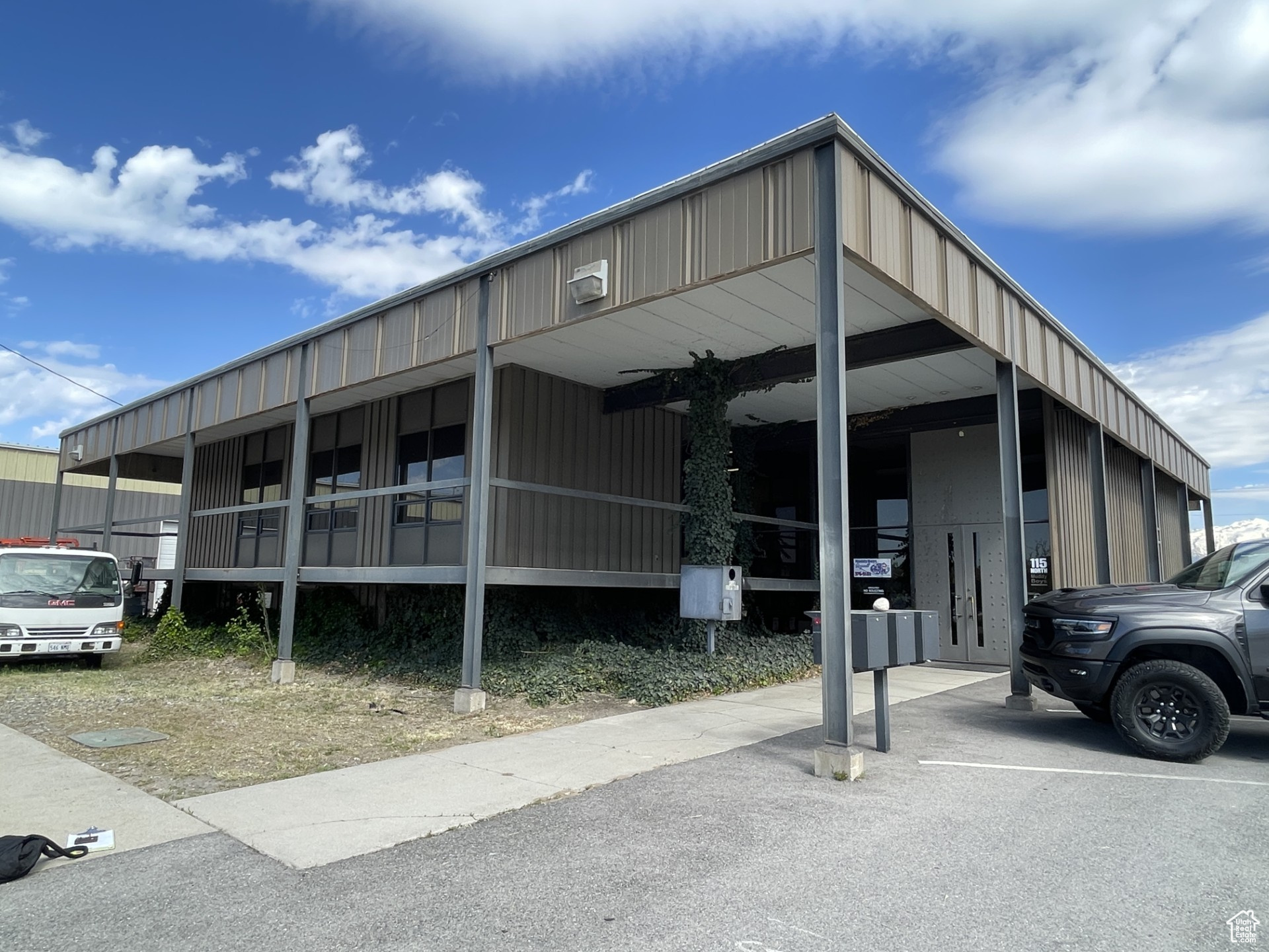 115 N GENEVA, Orem, Utah 84059, ,Commercial Lease,For sale,GENEVA,2028656