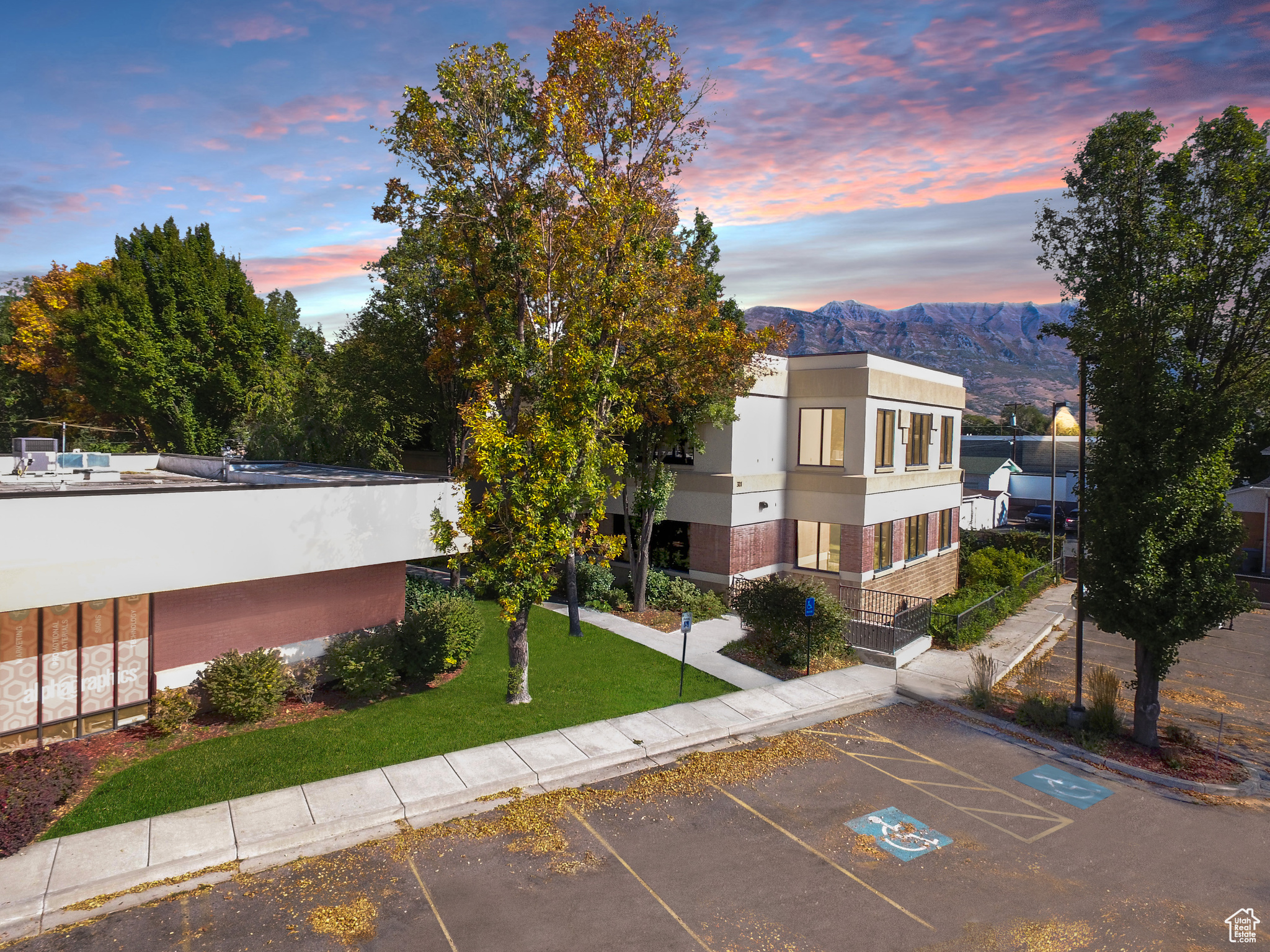 309 E STATE, American Fork, Utah 84003, ,Commercial Sale,For sale,STATE,2028672