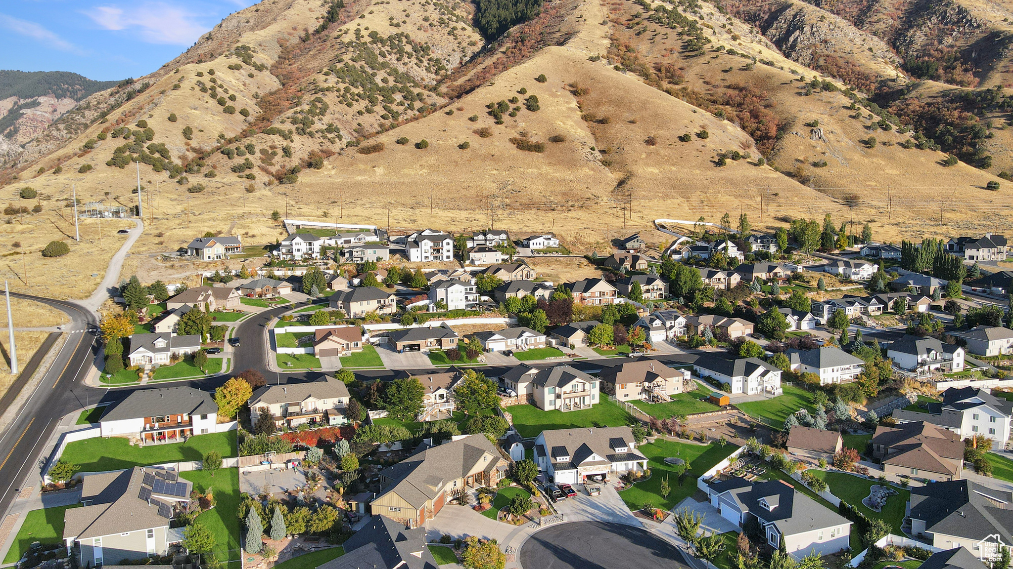 Drone / aerial view featuring a mountain view