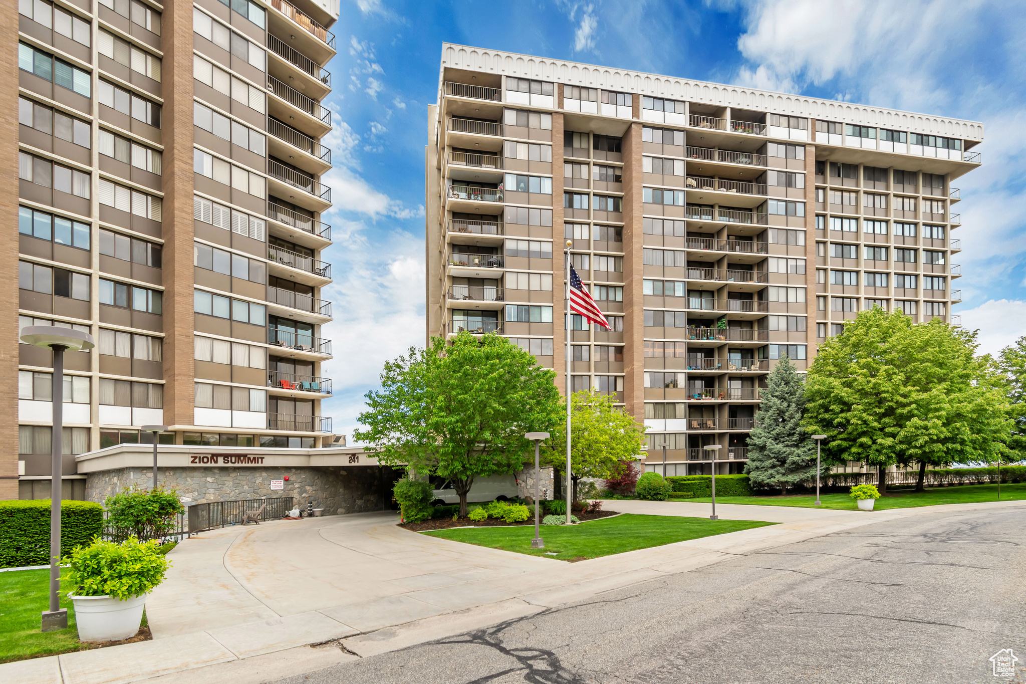 241 N Vine St Salt Lake City UT 84103 2,900