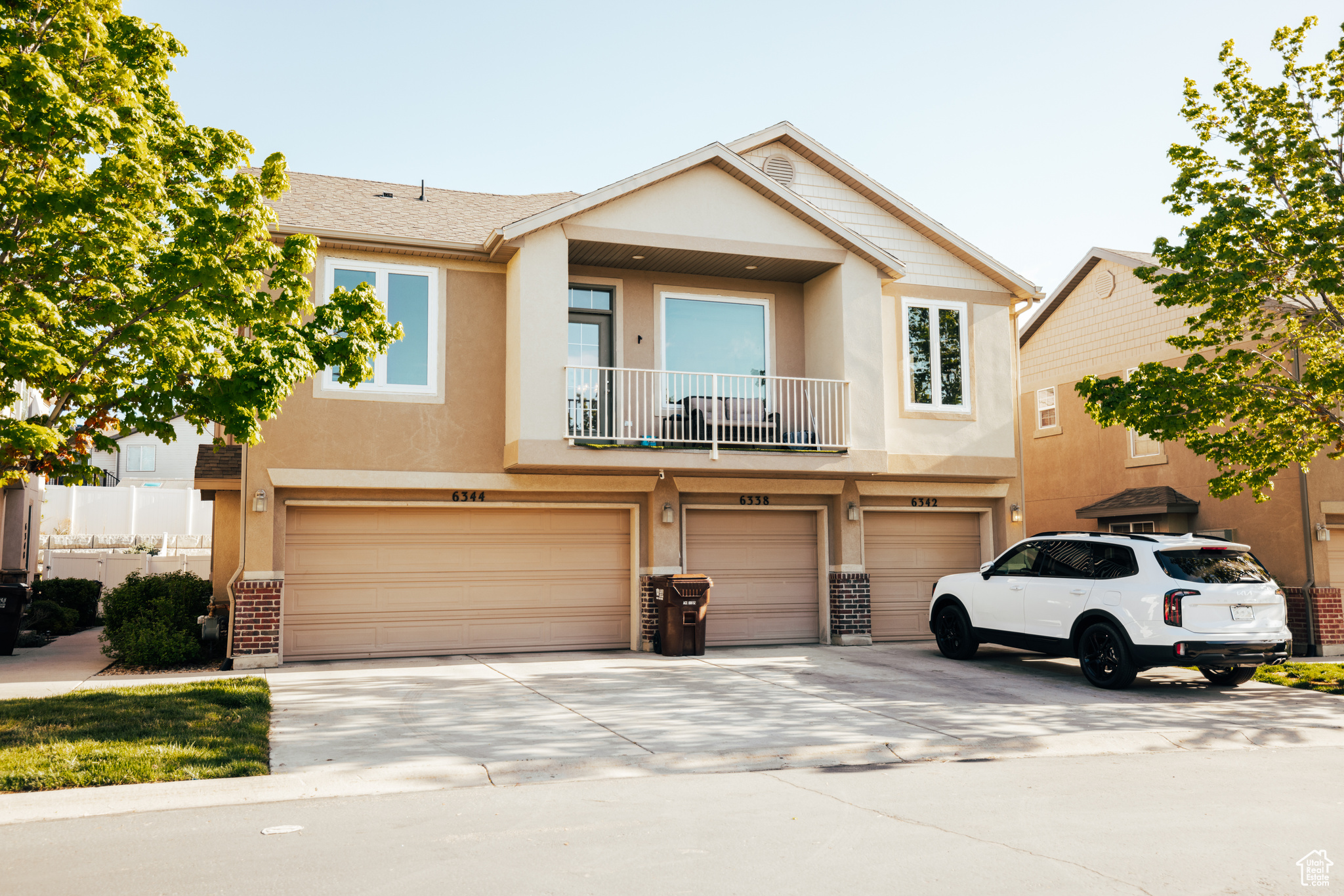 View of front of home featuring a garage