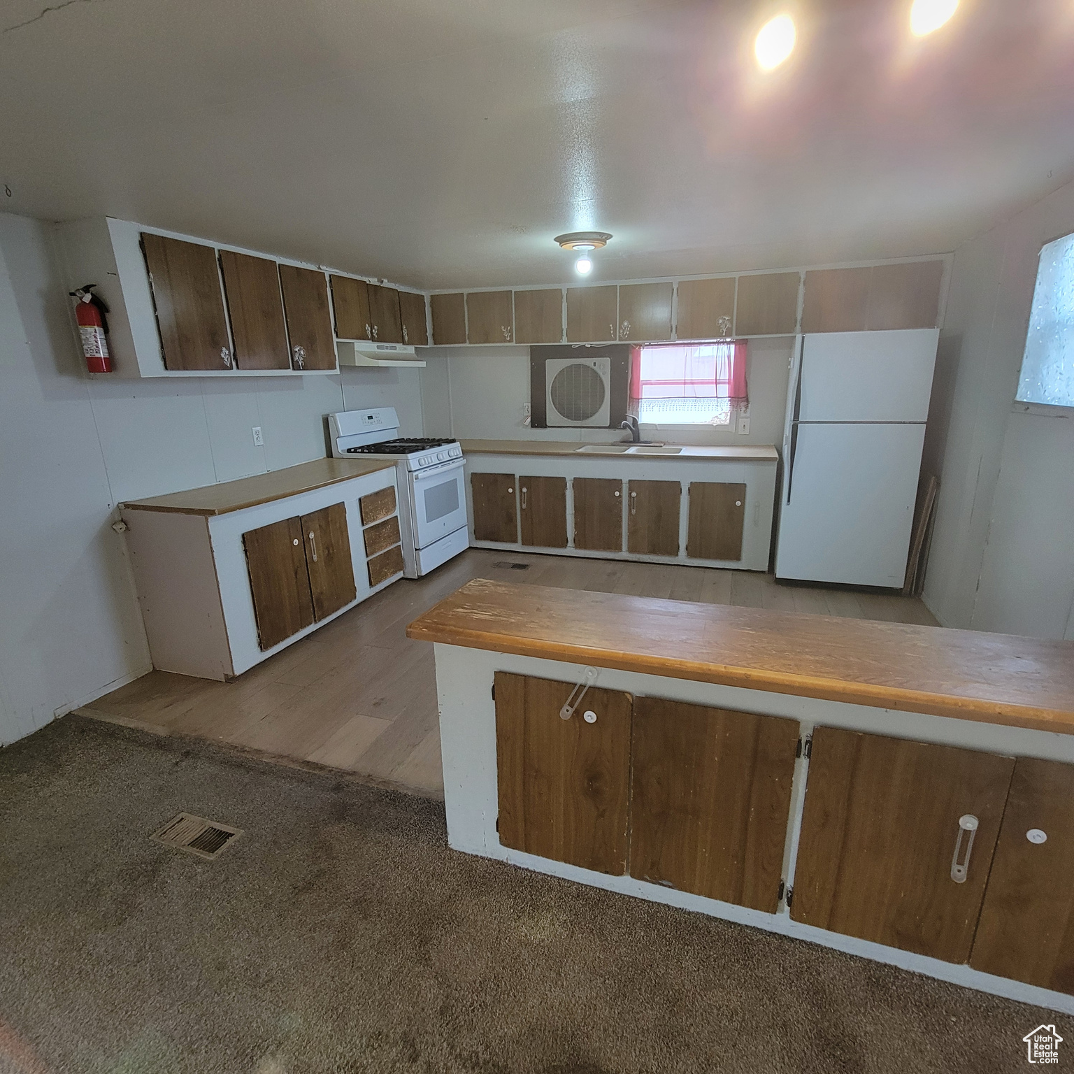 5648 S 1150 W #30A, Riverdale, Utah 84405, 2 Bedrooms Bedrooms, 6 Rooms Rooms,1 BathroomBathrooms,Residential,For sale,1150,2029847