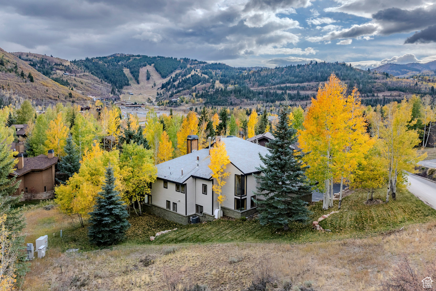 2060 SOLAMERE, Park City, Utah 84060, 4 Bedrooms Bedrooms, 15 Rooms Rooms,1 BathroomBathrooms,Residential,For sale,SOLAMERE,2030001