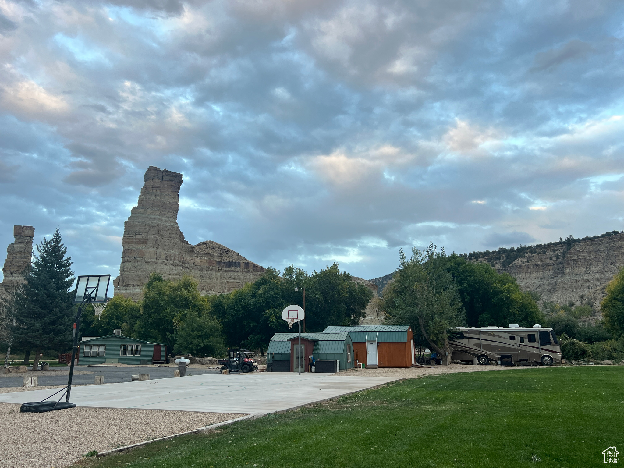 Basketball area with view