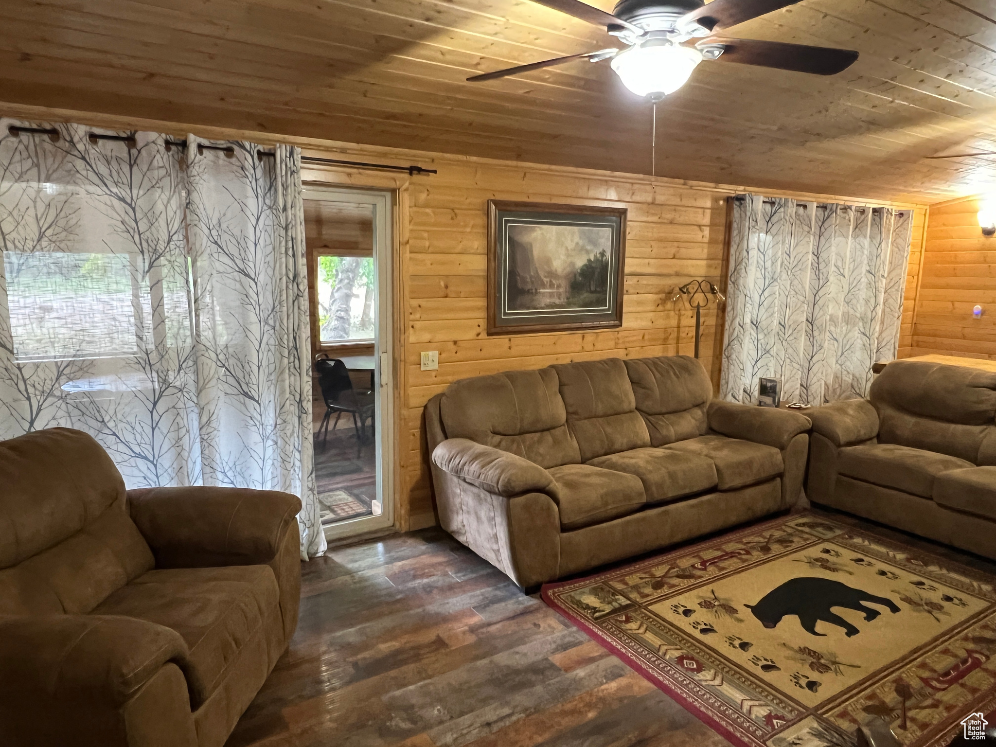 Lodge Family Room