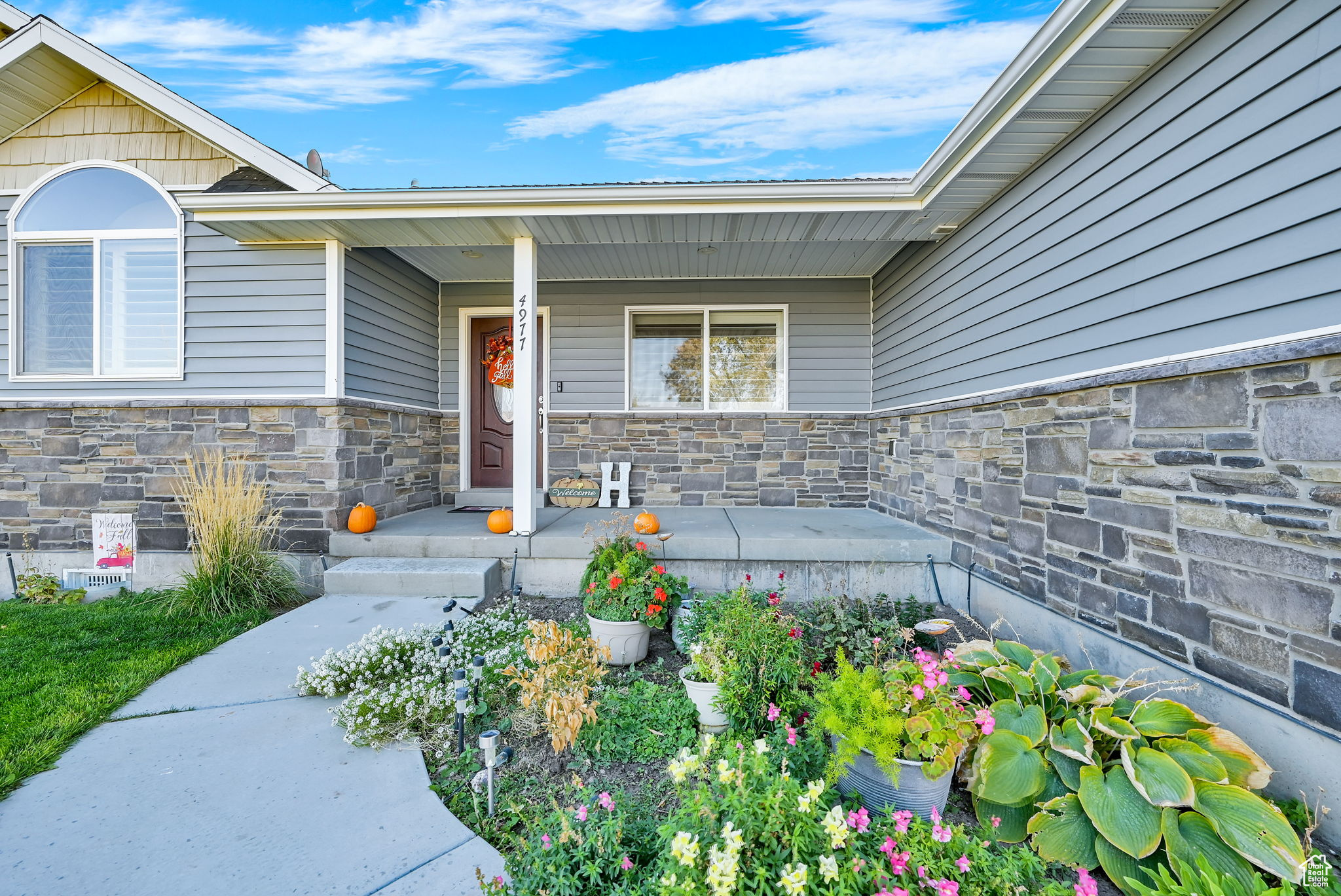 Entrance to property with a porch