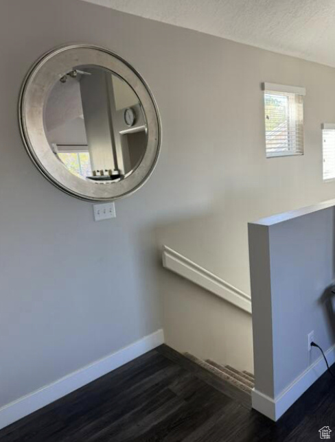 Interior details with wood-type flooring