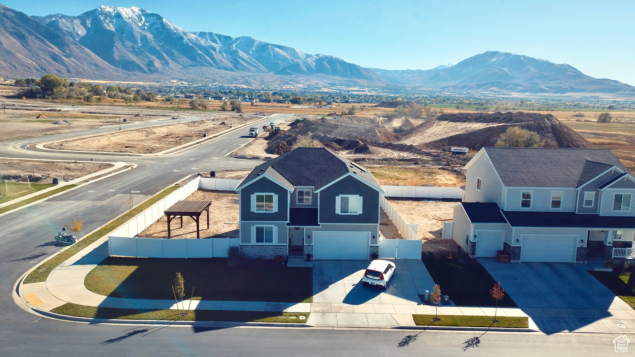 Aerial view featuring a mountain view