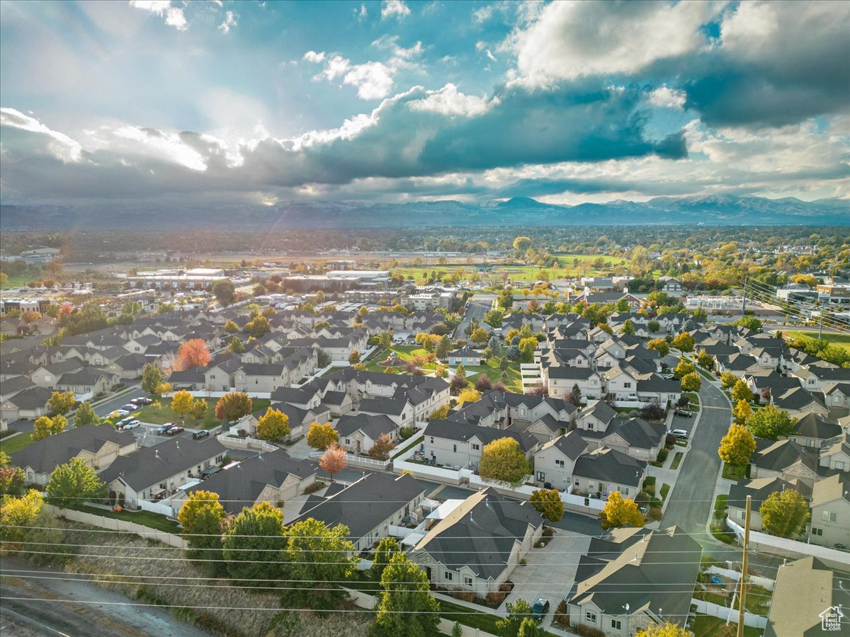 Bird's eye view featuring a mountain view