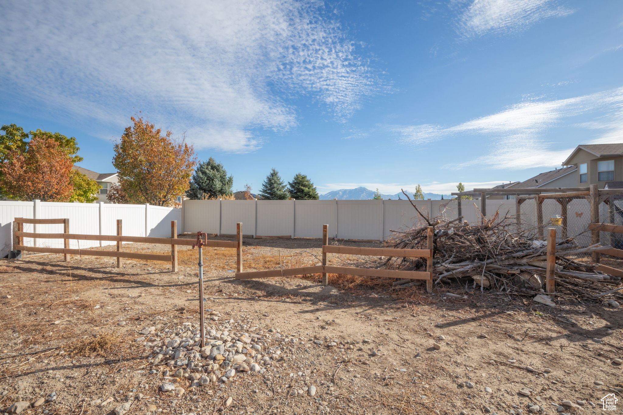 View of yard featuring a mountain view