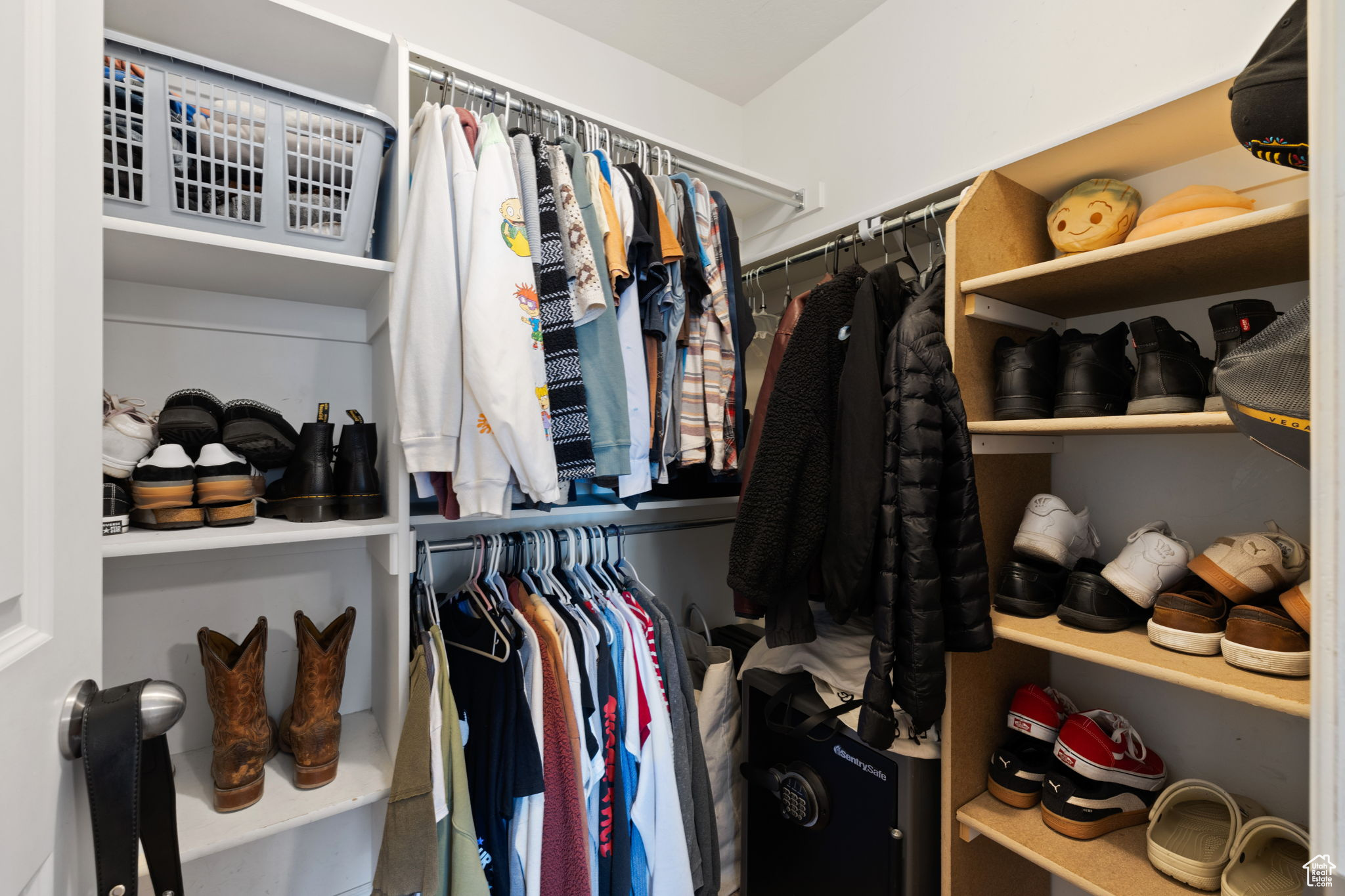 Walk in closet