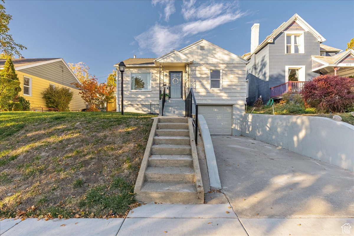 View of front of house featuring a garage