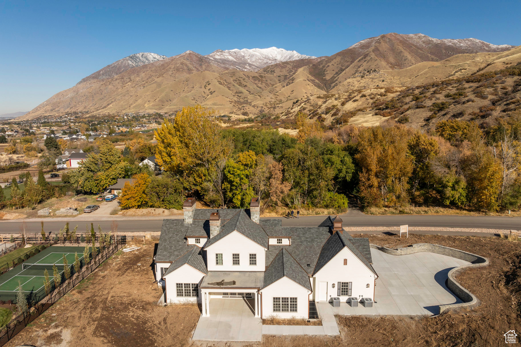 View of mountain feature