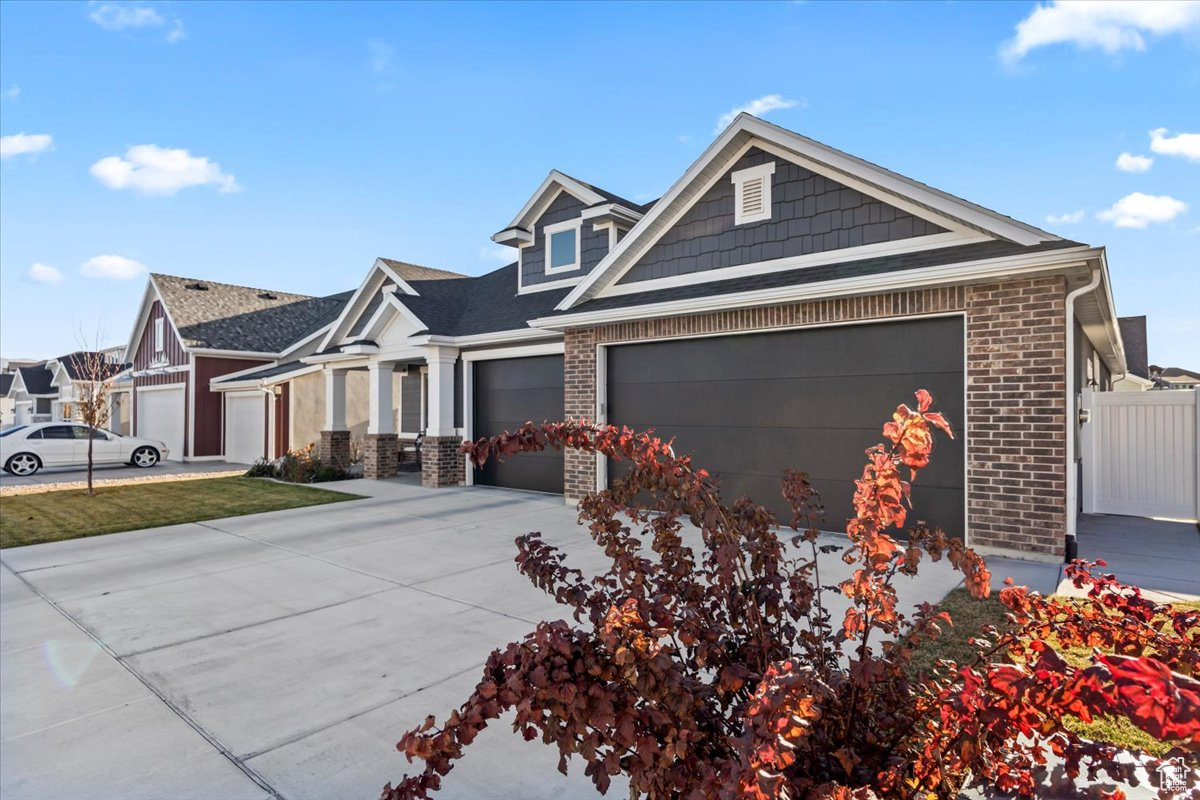 View of front facade with a garage