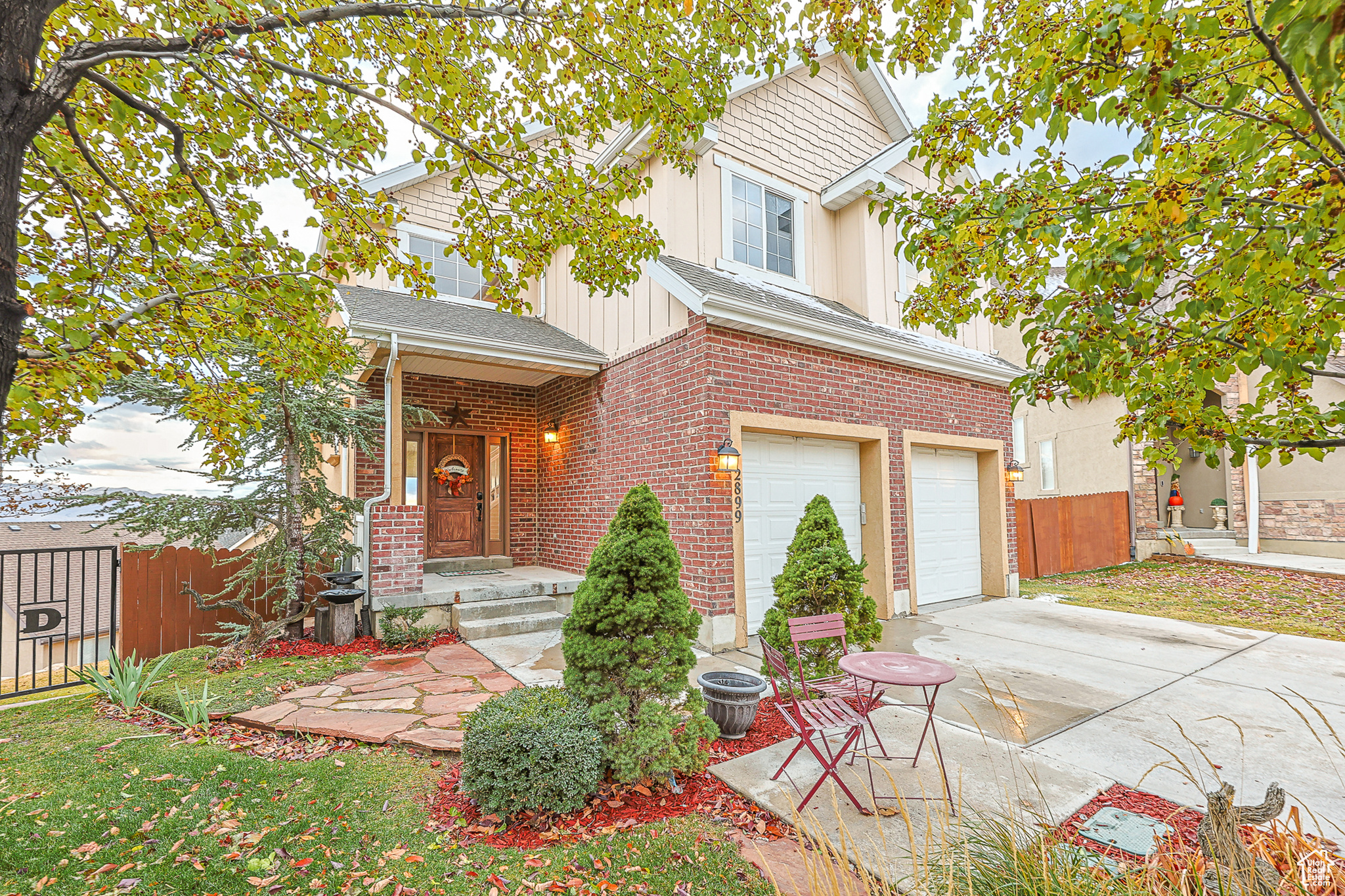 View of front property featuring a garage