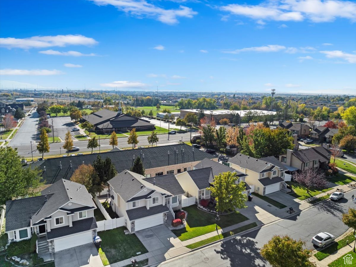 Birds eye view of property