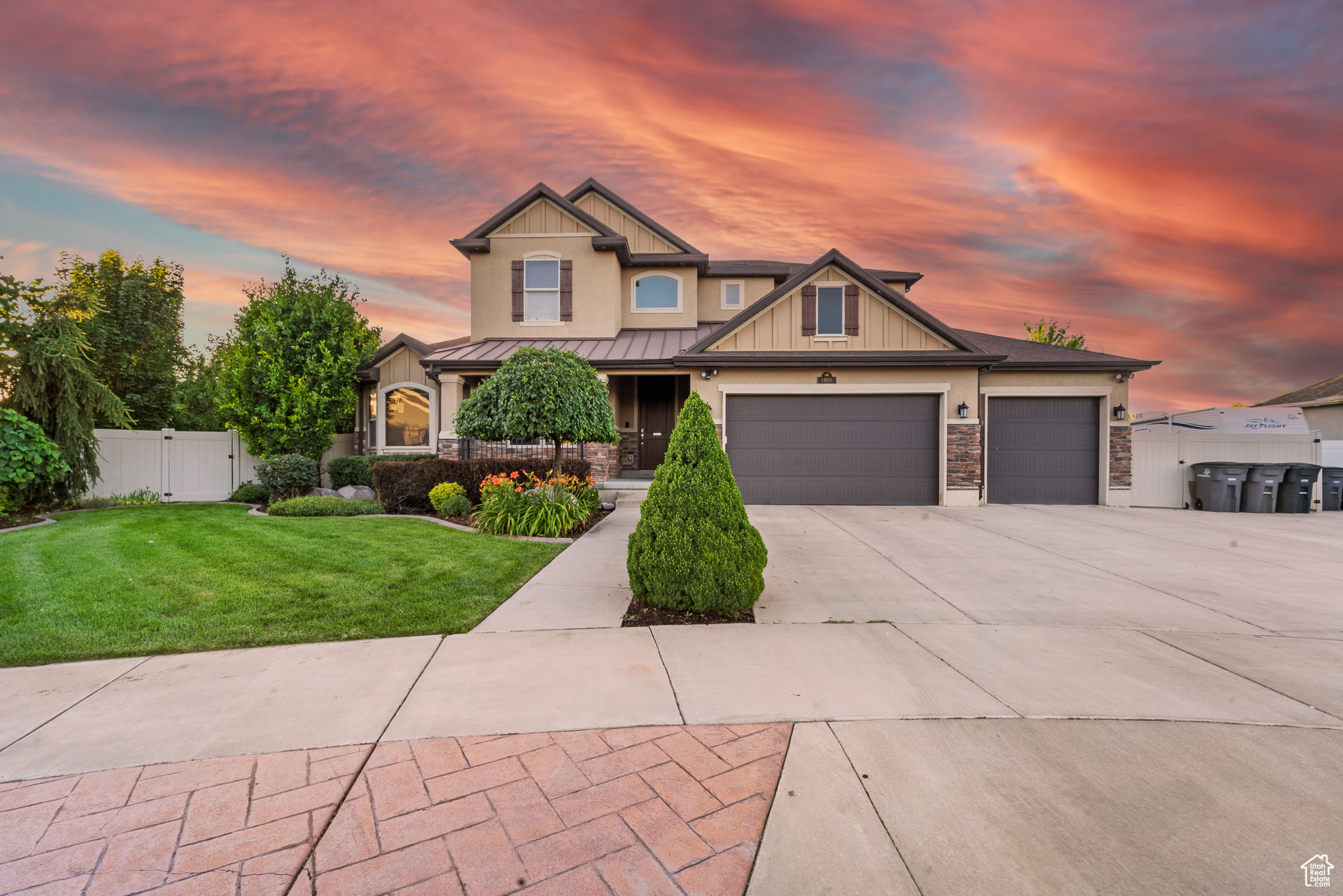 Craftsman-style home featuring a lawn