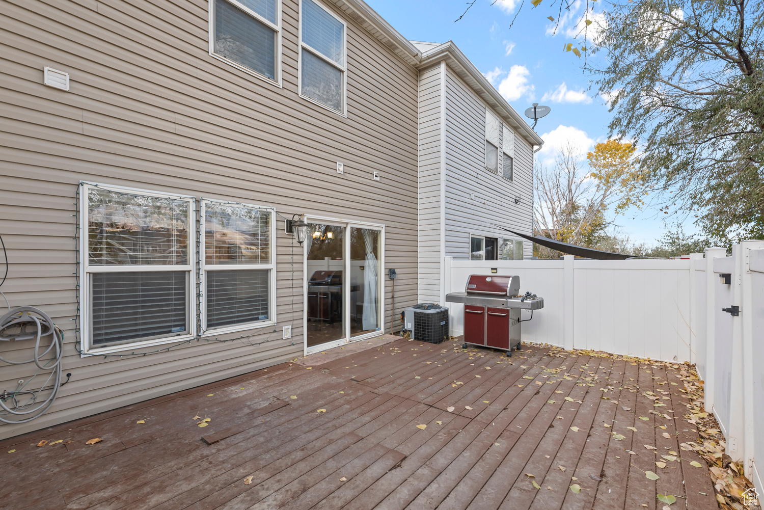 Deck featuring area for grilling