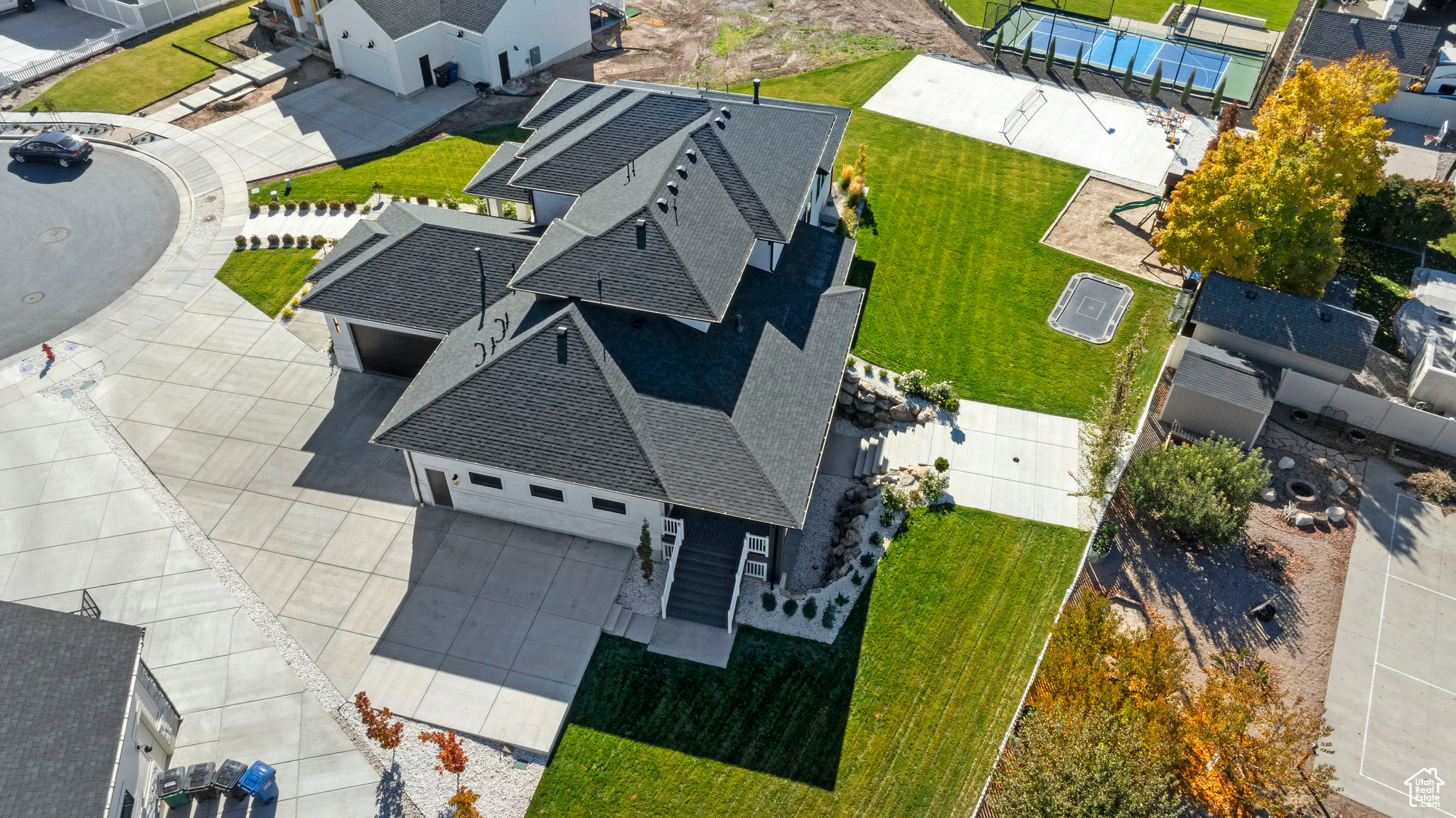 Birds eye view of property