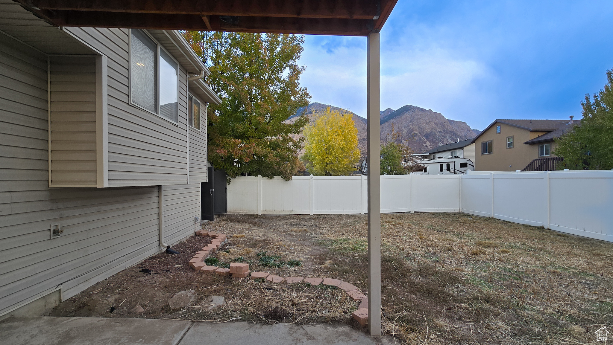 View of yard featuring a mountain view