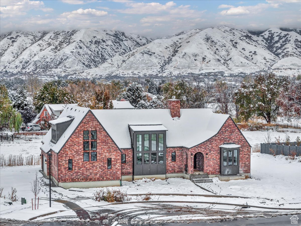 View of front facade featuring a mountain view