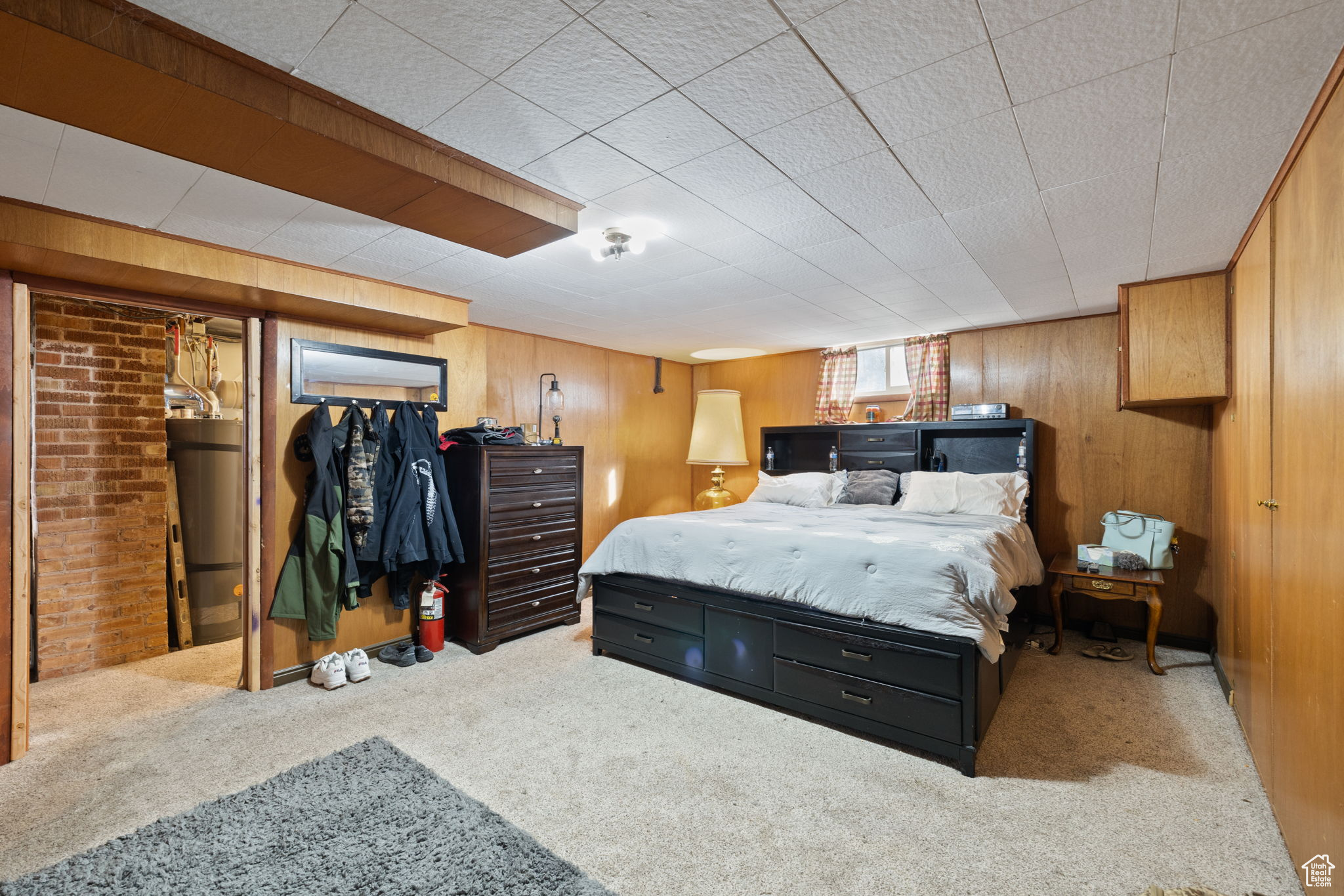 Large basement family room