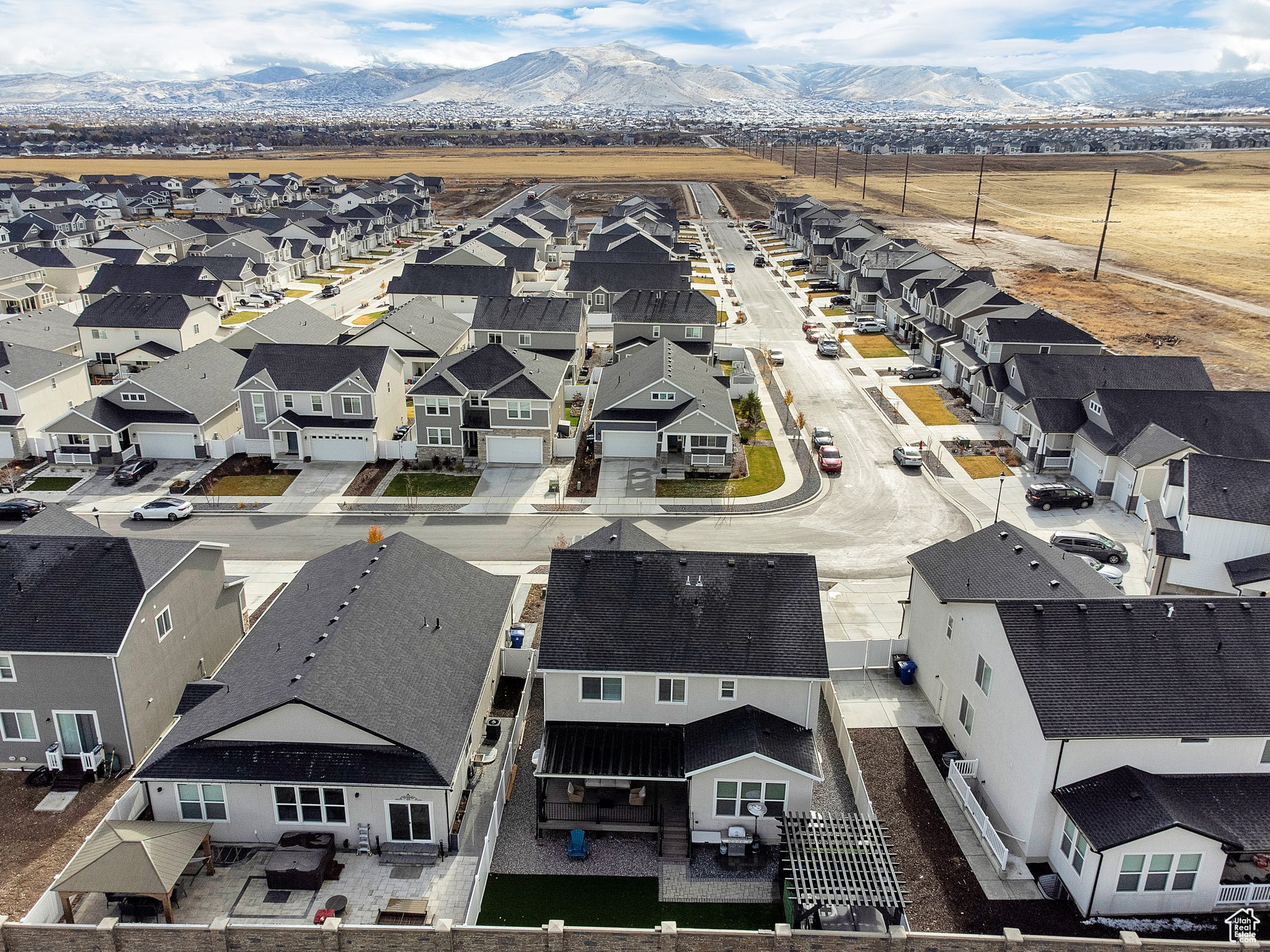 Bird's eye view featuring a mountain view