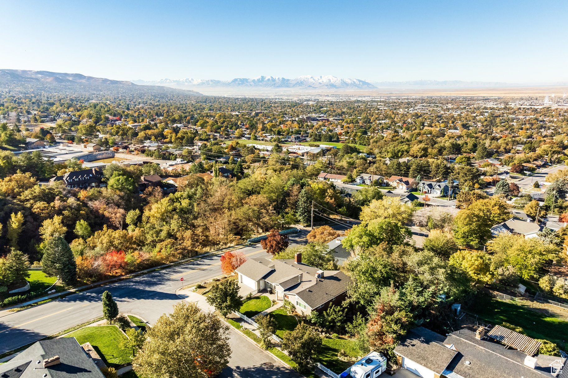 Bird's eye view featuring a mountain view