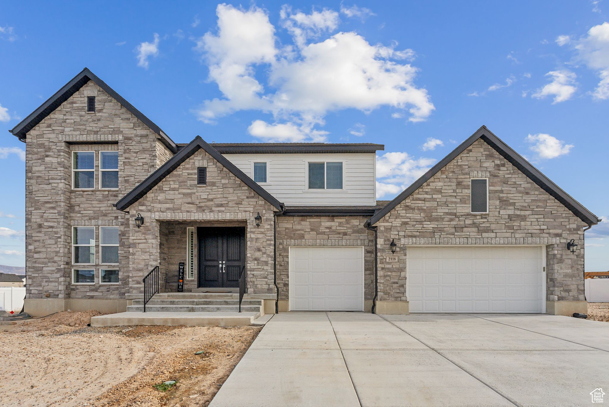 View of front of house featuring a garage