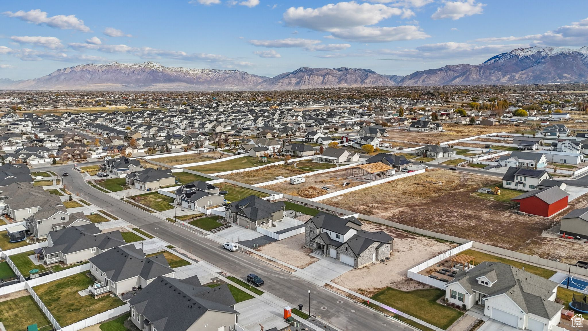 Birds eye view of property with a mountain view