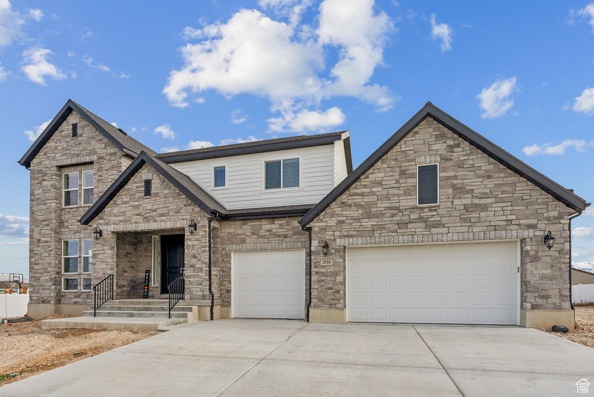 View of front of house featuring a garage