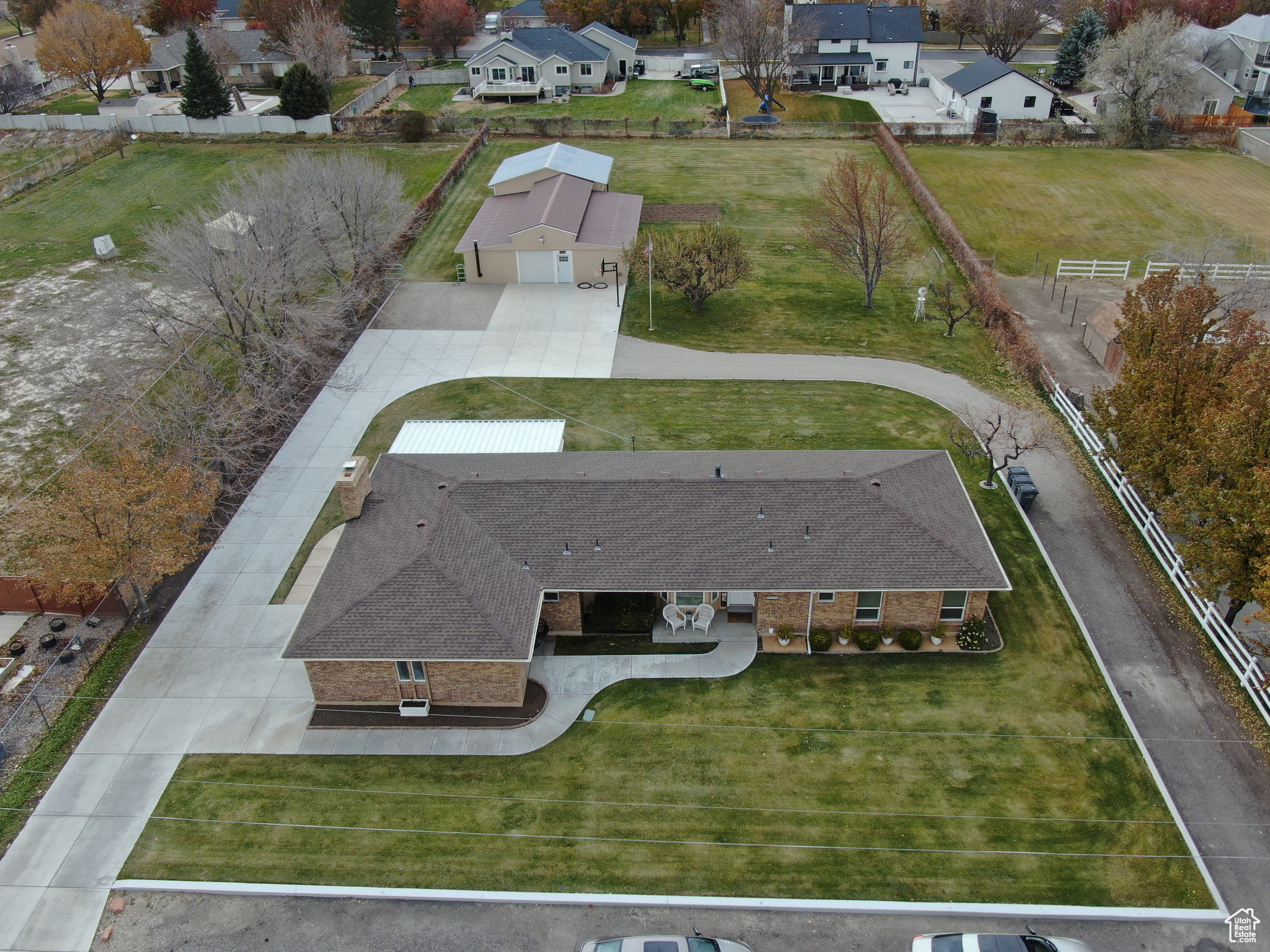 Birds eye view of property