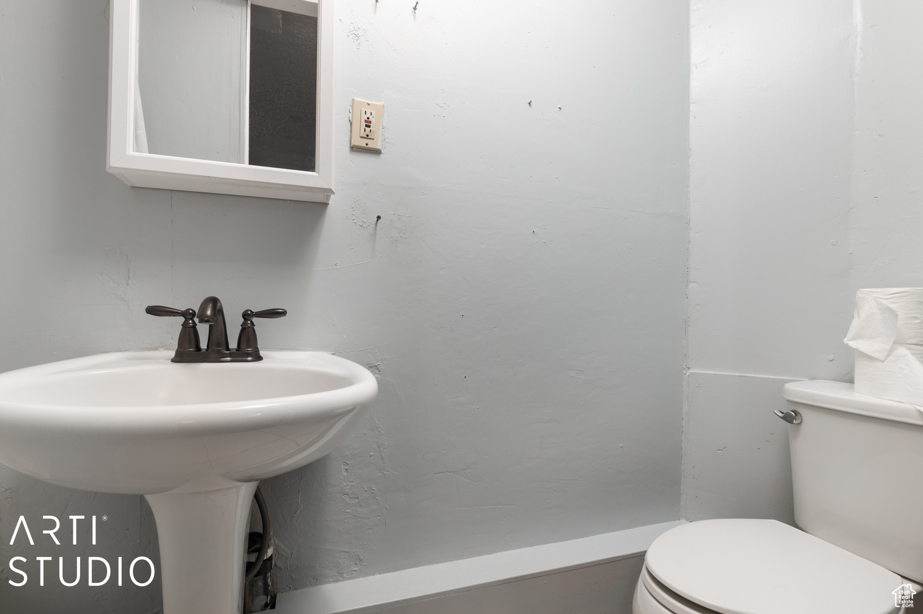 Bathroom featuring Shower, Toilet