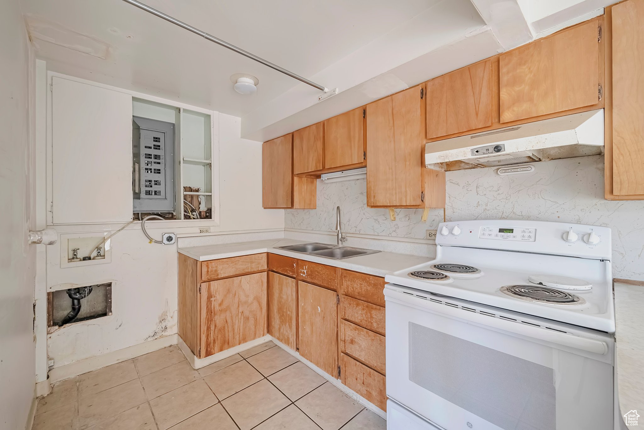 Kitchen/Laundry Basement Apt 2