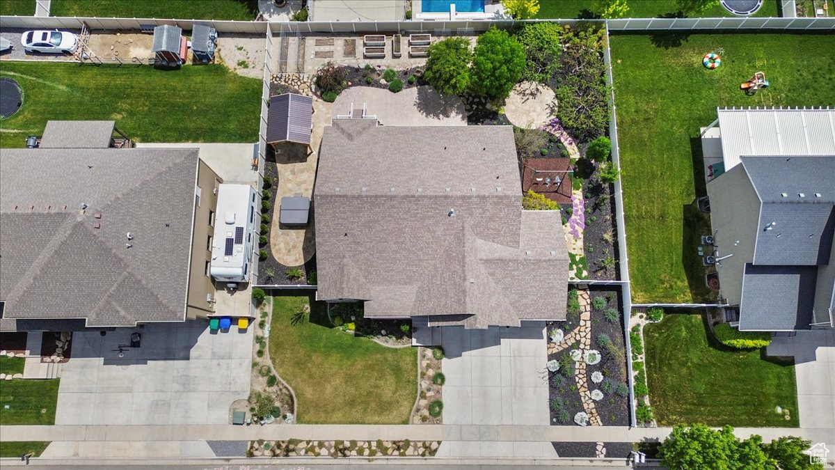 Birds eye view of property