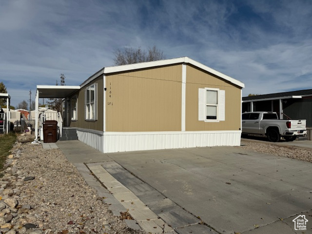 View of home's exterior