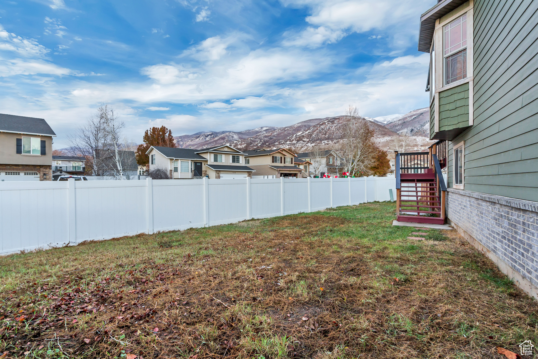 View of yard featuring a mountain view