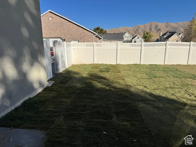 View of yard featuring a mountain view