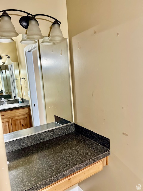 1/2 Bathroom with vanity