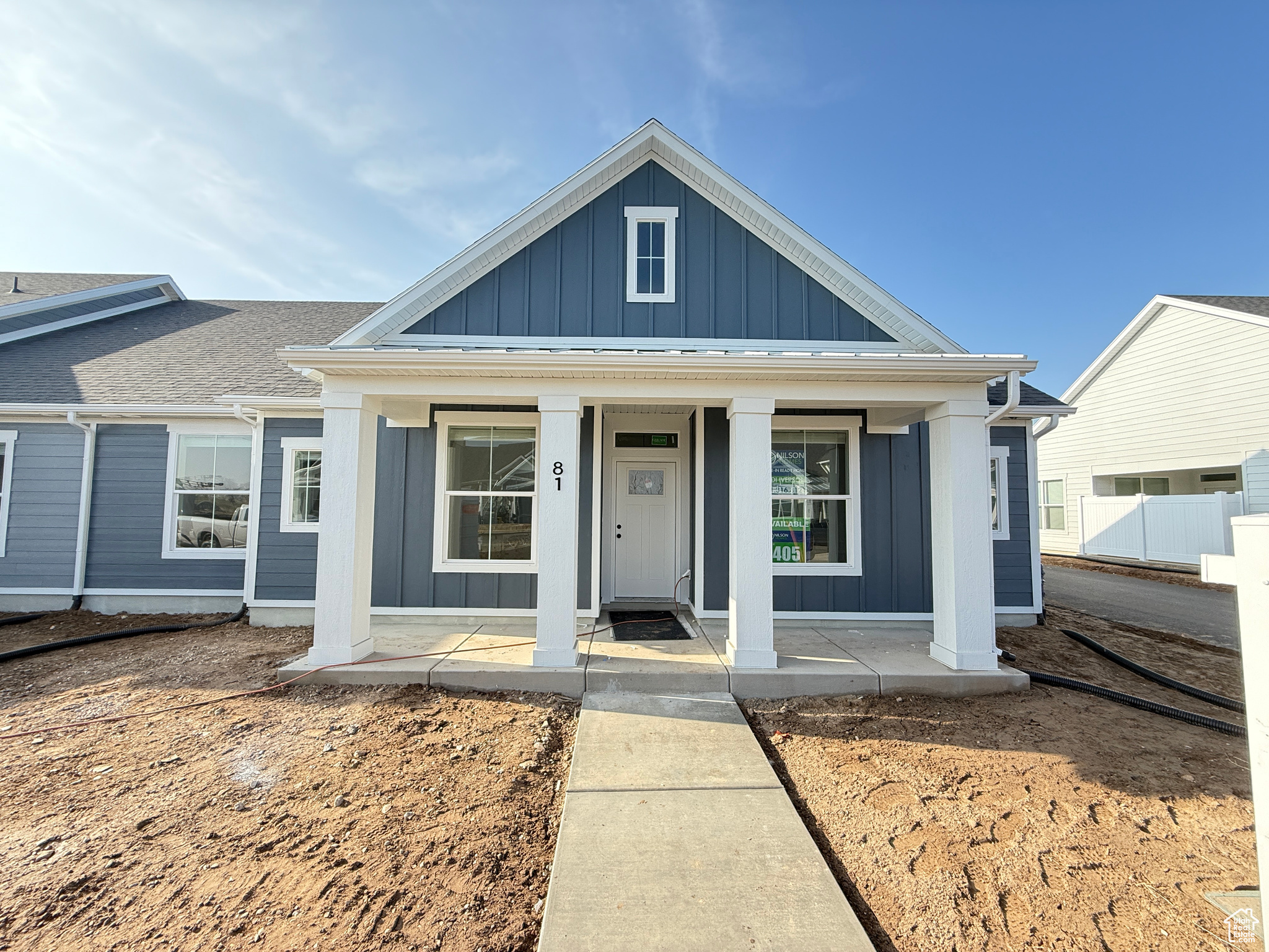 View of front facade with a porch