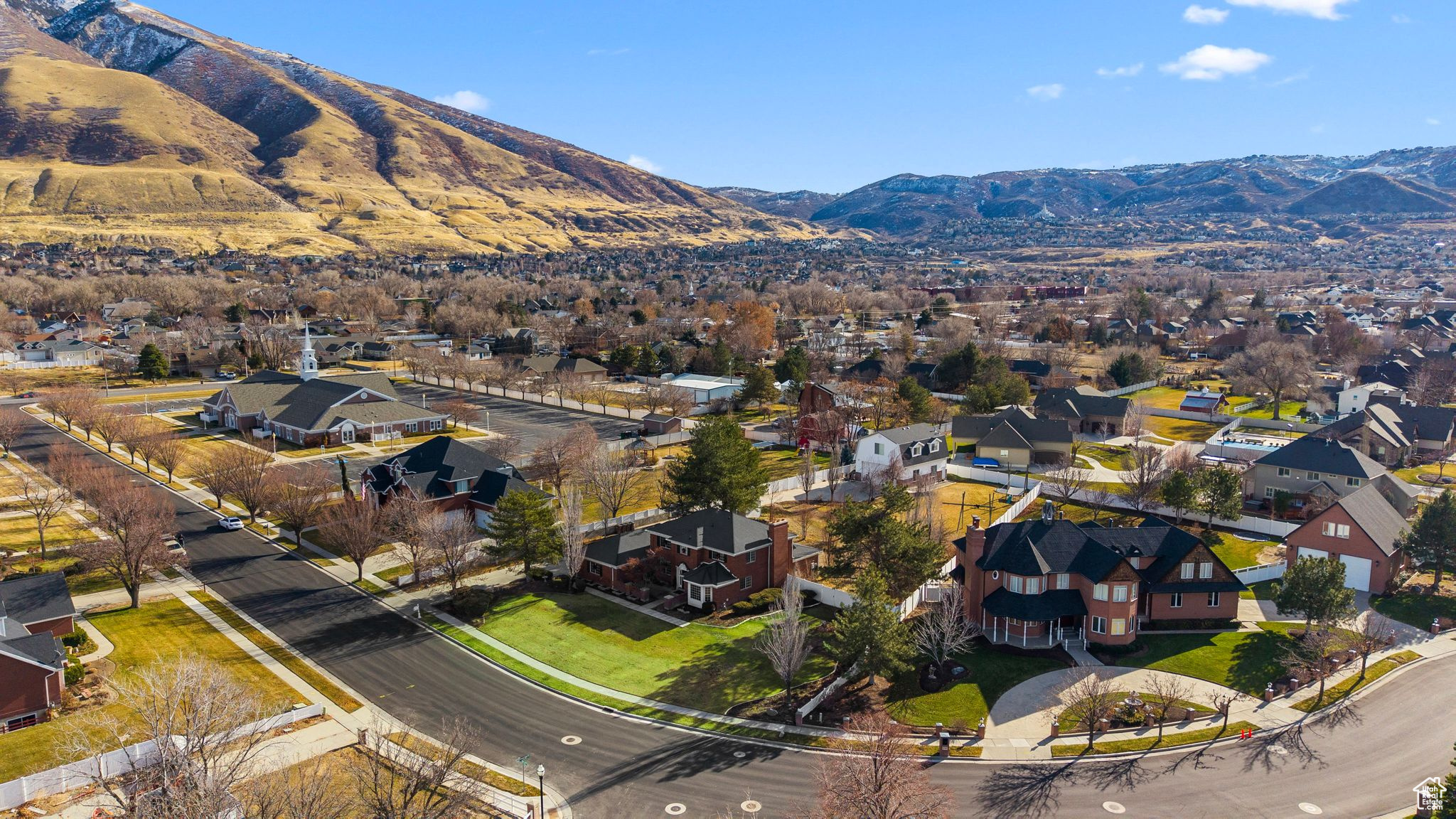 Bird's eye view with a mountain view