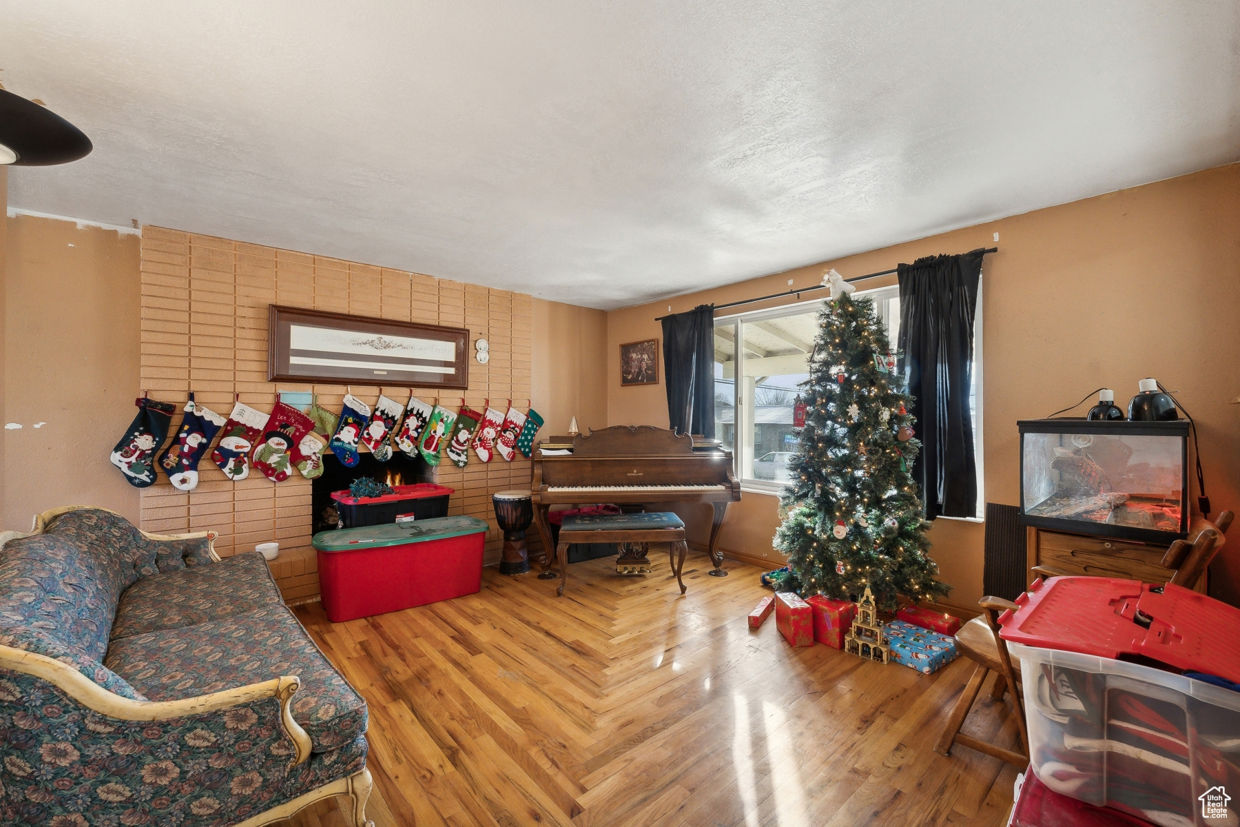 Living room with hardwood / wood-style floors