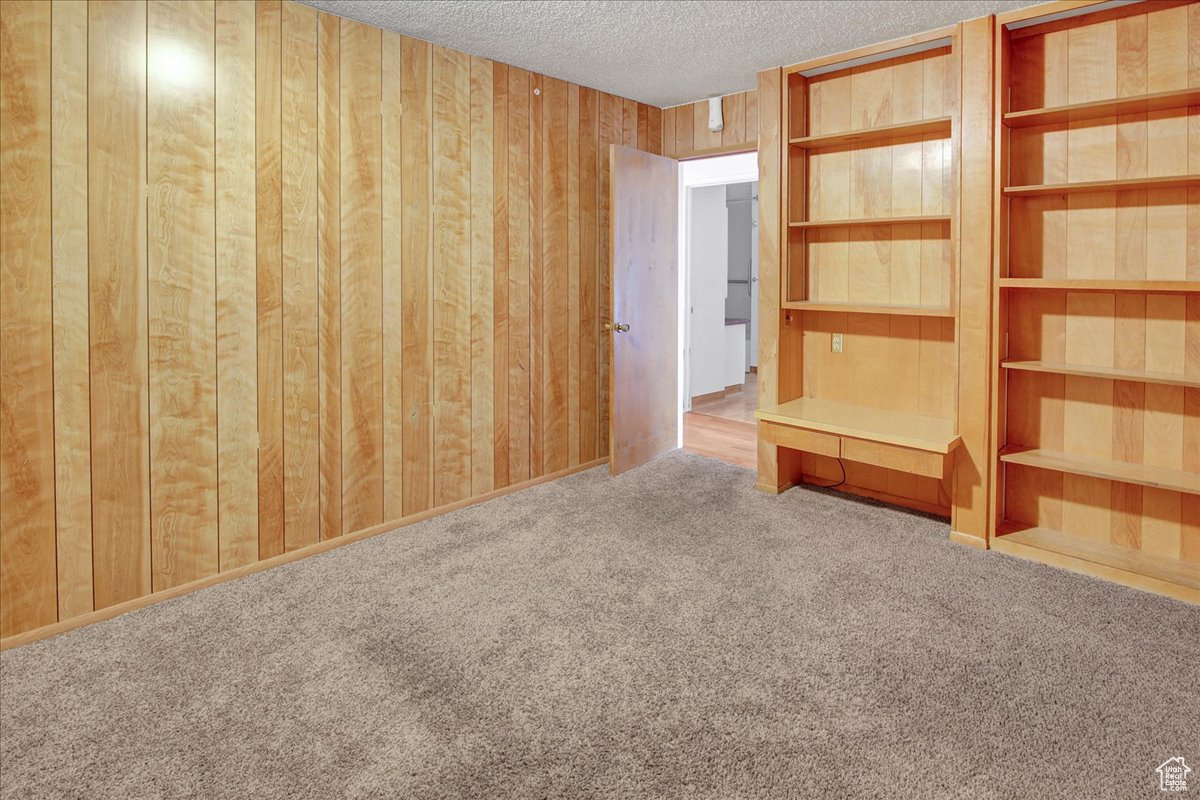 2nd Bedroom - could be used as an office/craft room