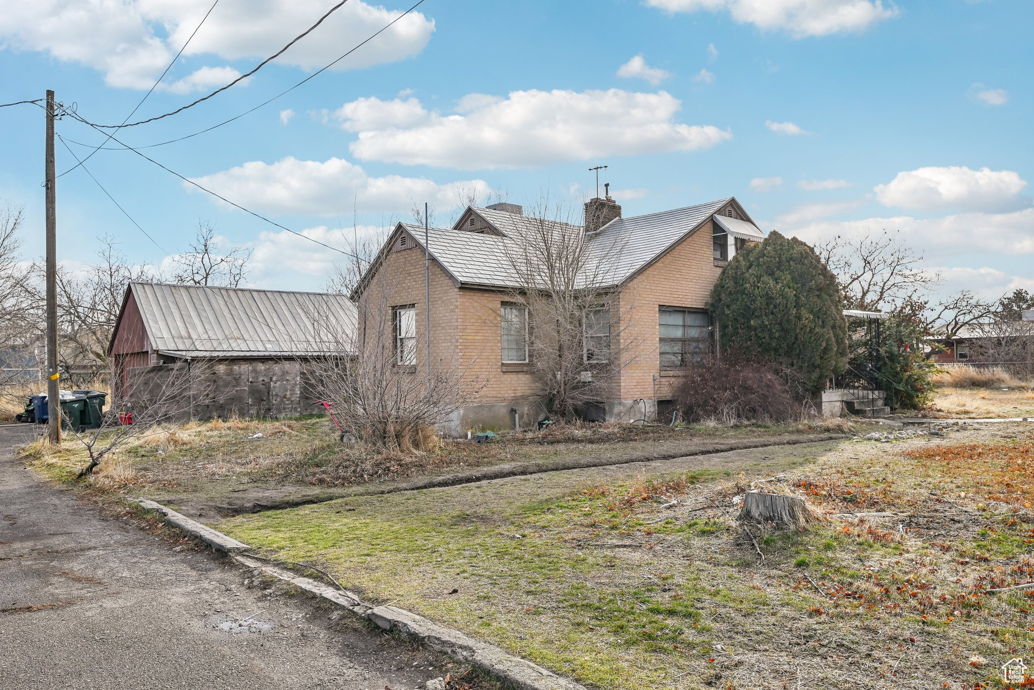 View of home's exterior