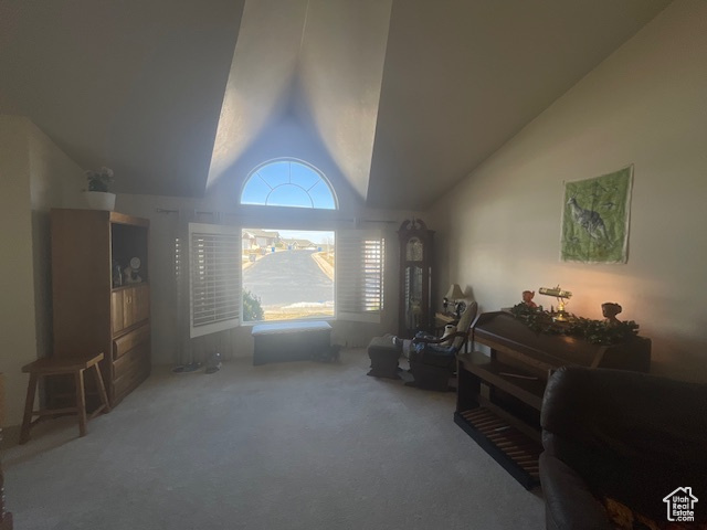 Living Room with vaulted ceiling's