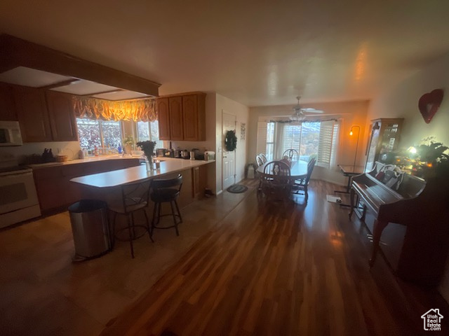 Kitchen with a breakfast bar & semi-formal dining