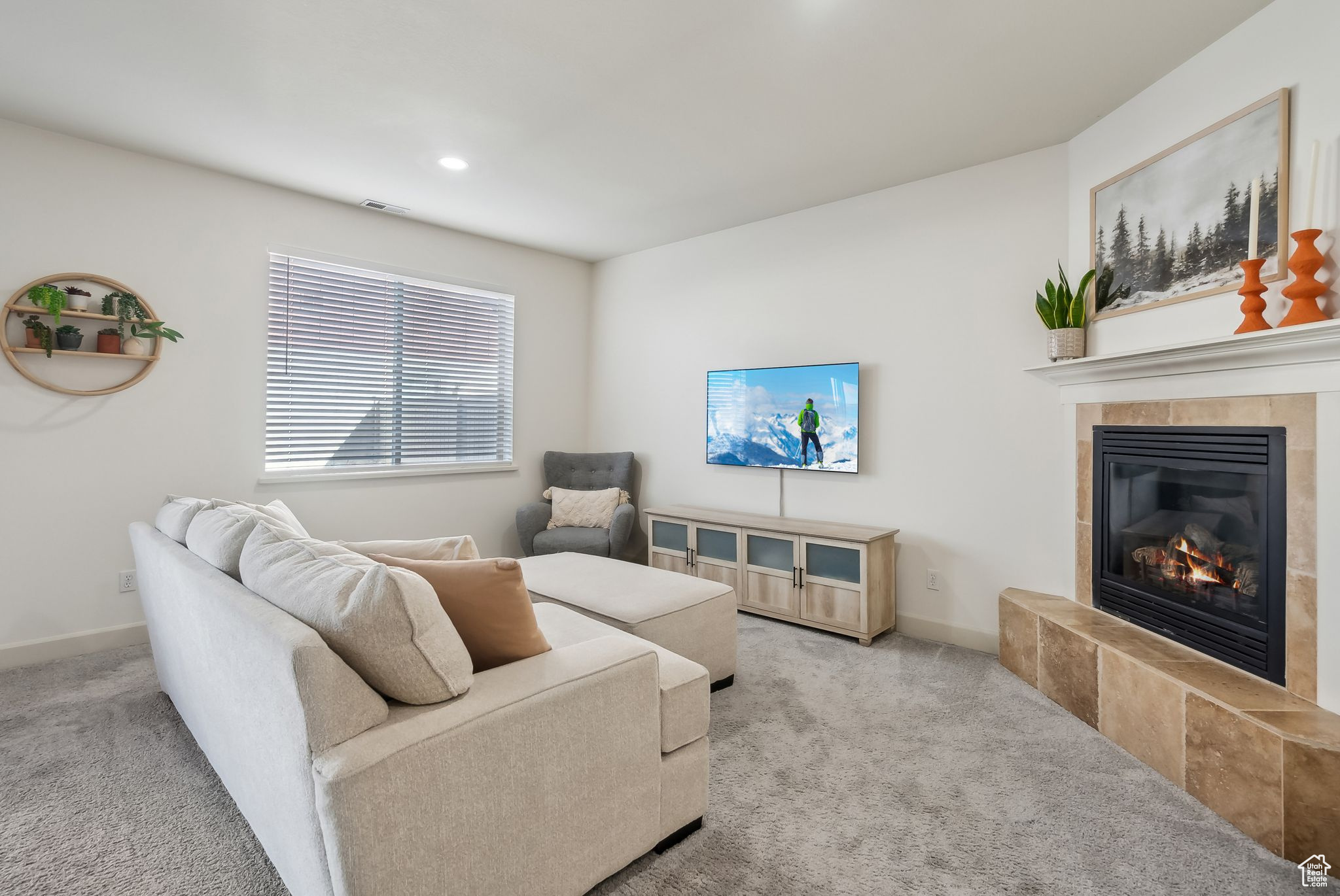 Lovely Living room with cozy fireplace