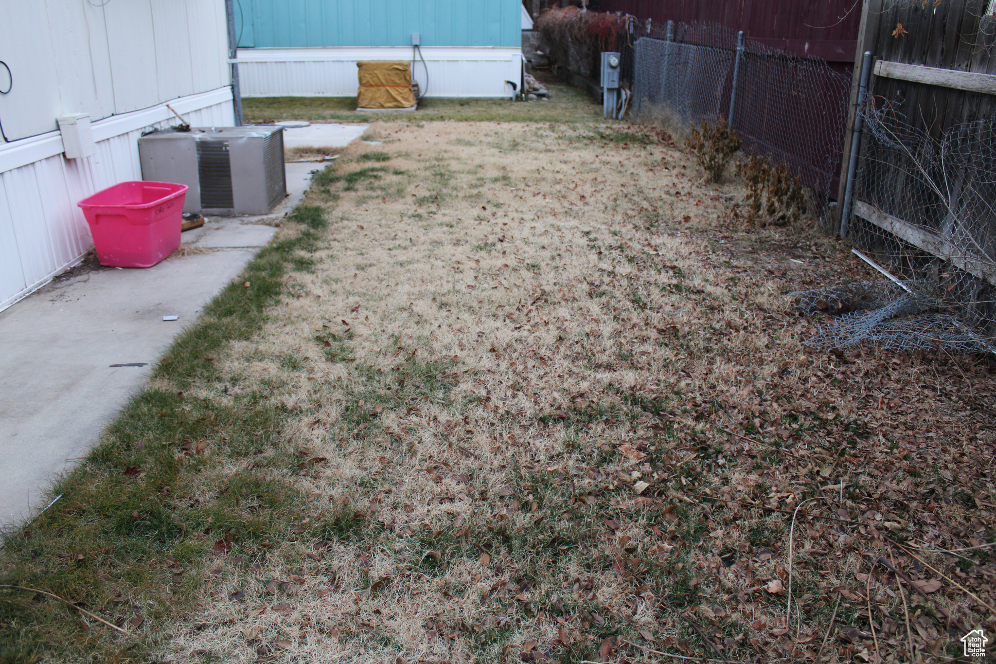 View of yard featuring central AC unit