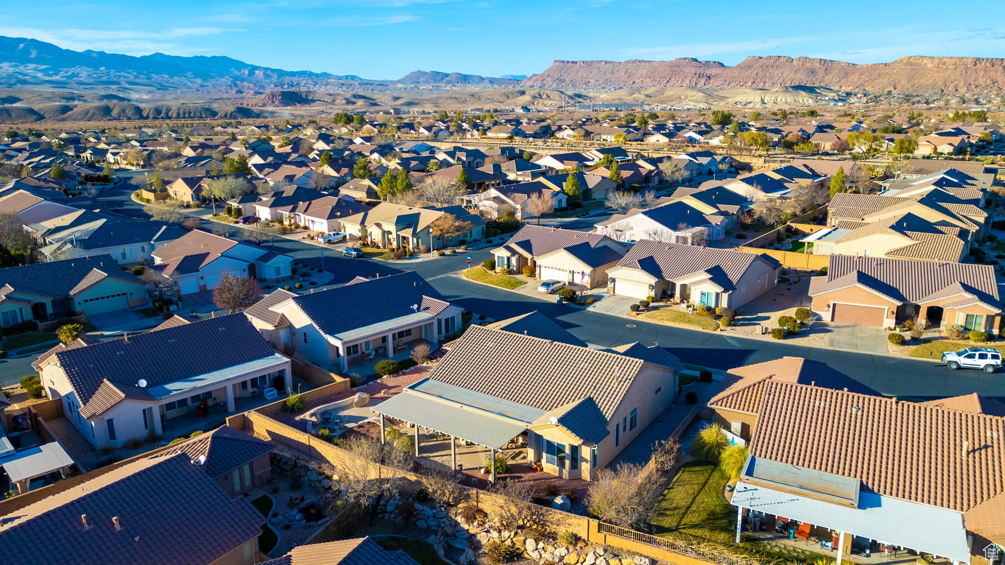 Bird's eye view with a mountain view